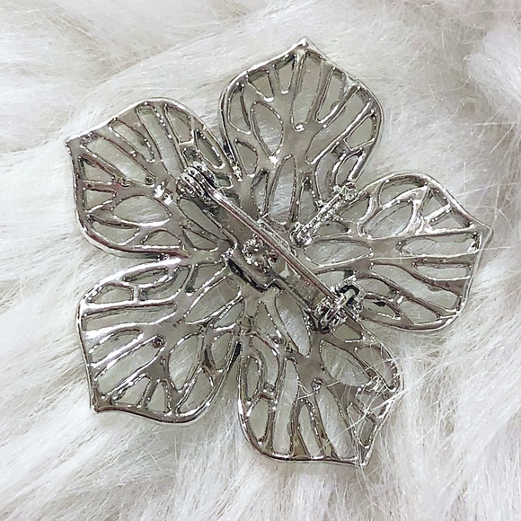 Vintage Poinsettia Flower Welded Metal Brooch - Picture 9 of 10